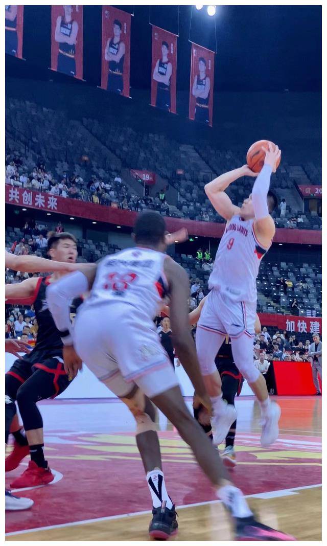 包含回身反超，球员逆袭带队获胜的词条