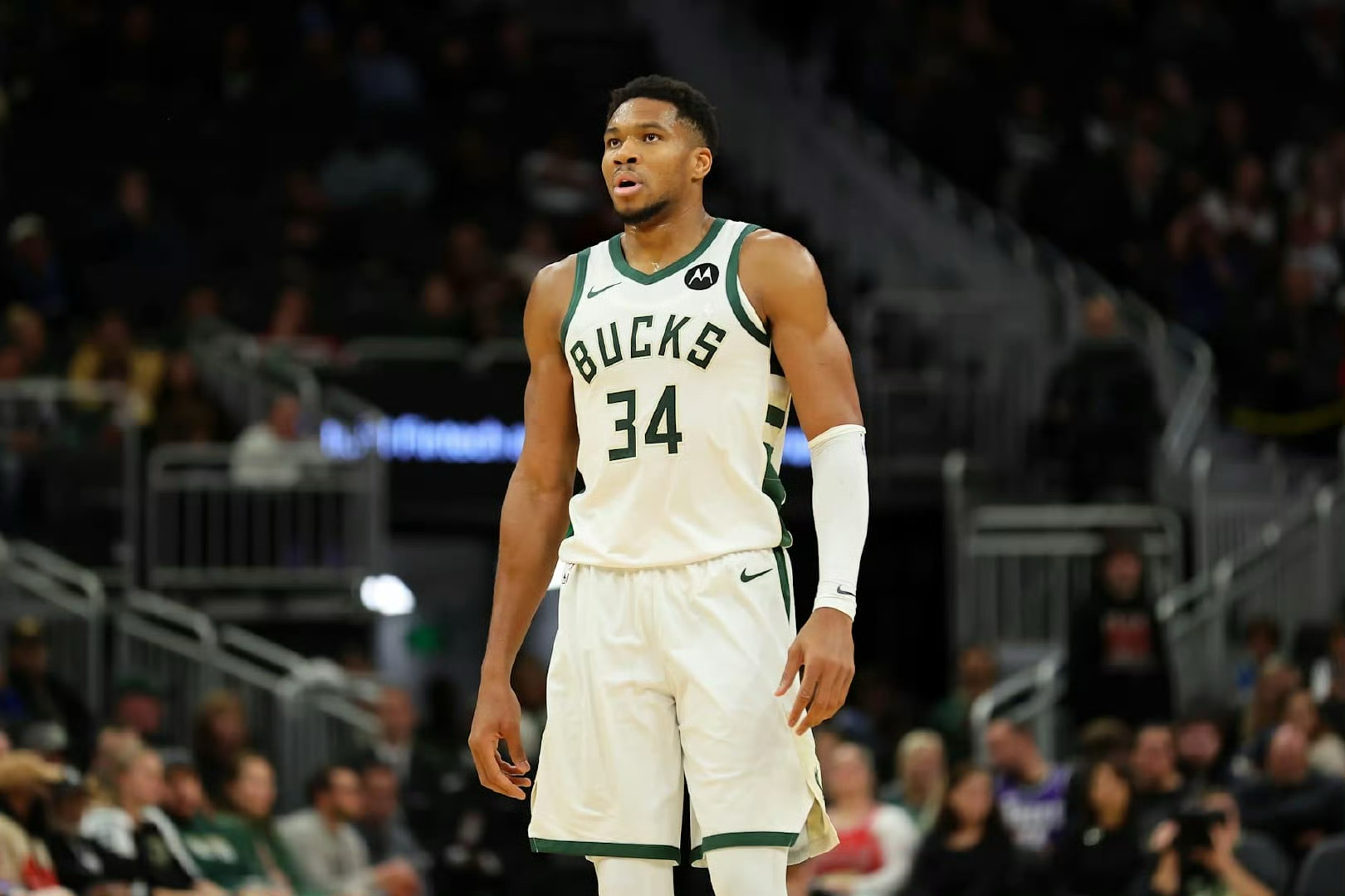 678体育登录入口-ESPN构想惊天四方交易:勇士得到字母哥追梦去湖人的简单介绍