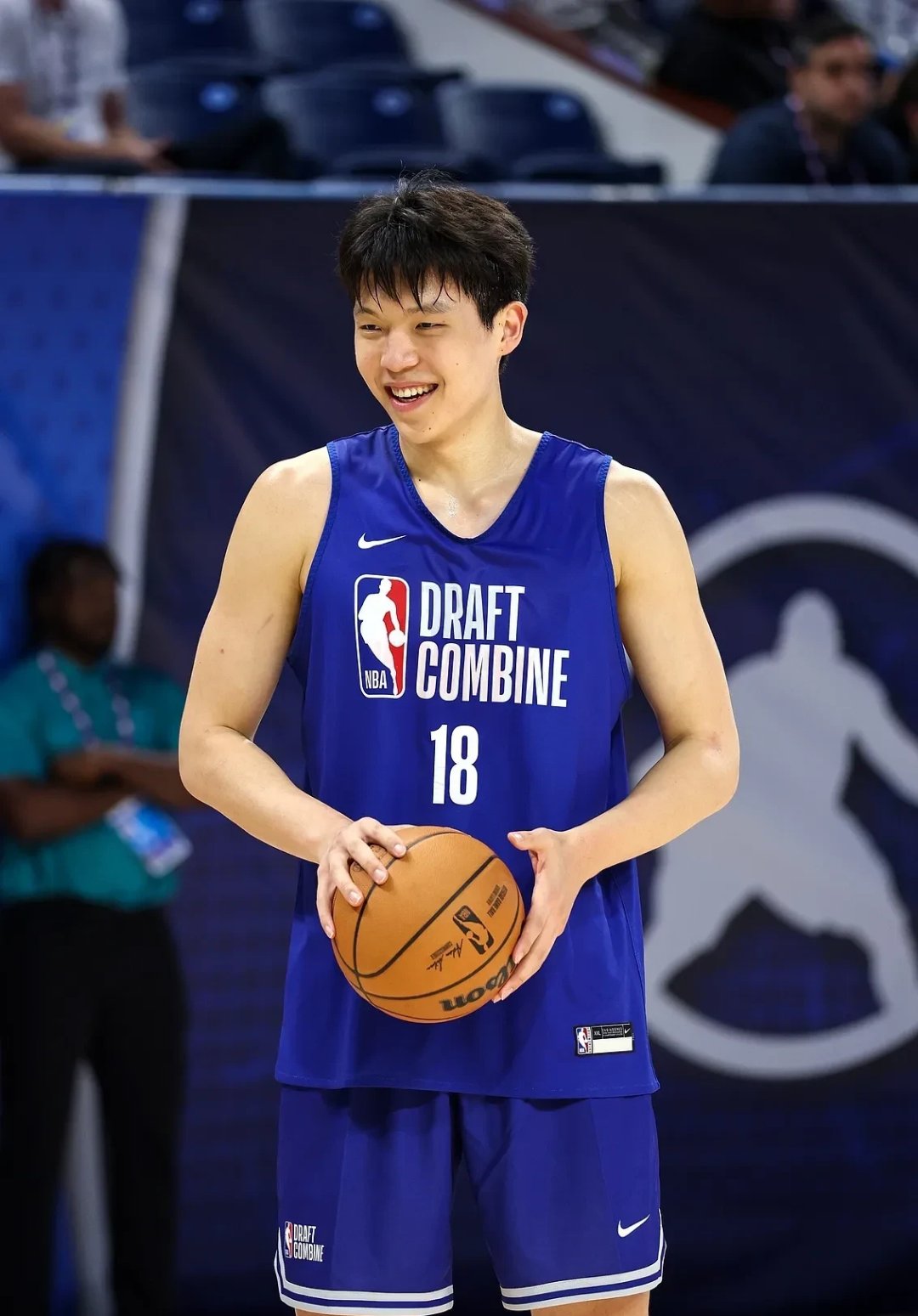 678体育登录入口-ESPN模拟选秀:弗拉格当选状元杨瀚森33顺位被选中的简单介绍