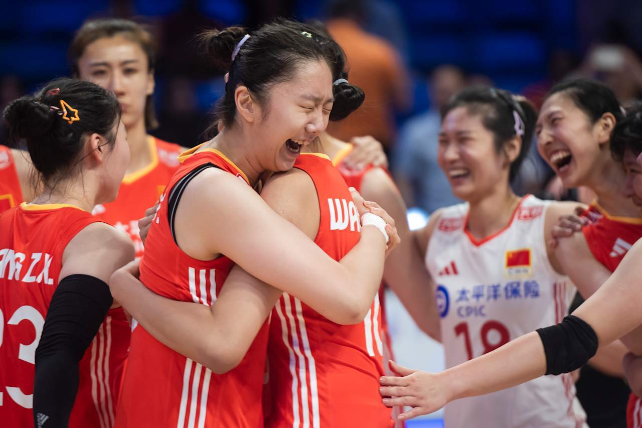 中国女排晋级占主动!总决赛名额之争白热化2队提前入围