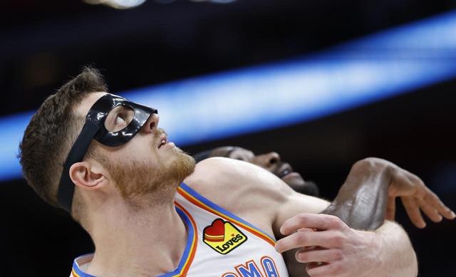 678体育-NBA-哈里伯顿右小腿拉伤将核磁检查G6出战成疑