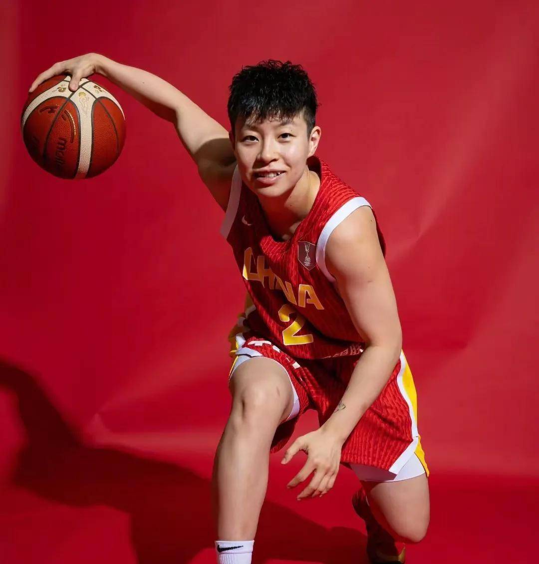 包含田中心的三分球威胁很大，打球风格飘逸命中率很高的词条